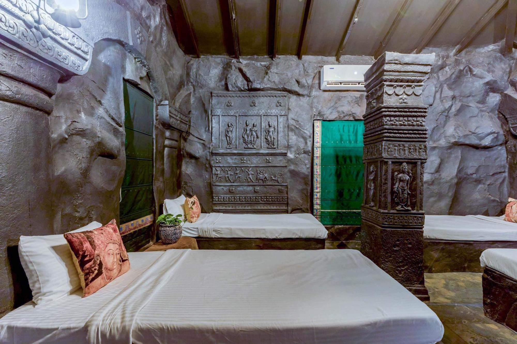 Dio Regaalo Theme Resort, Ratnāgiri Exteriör bild