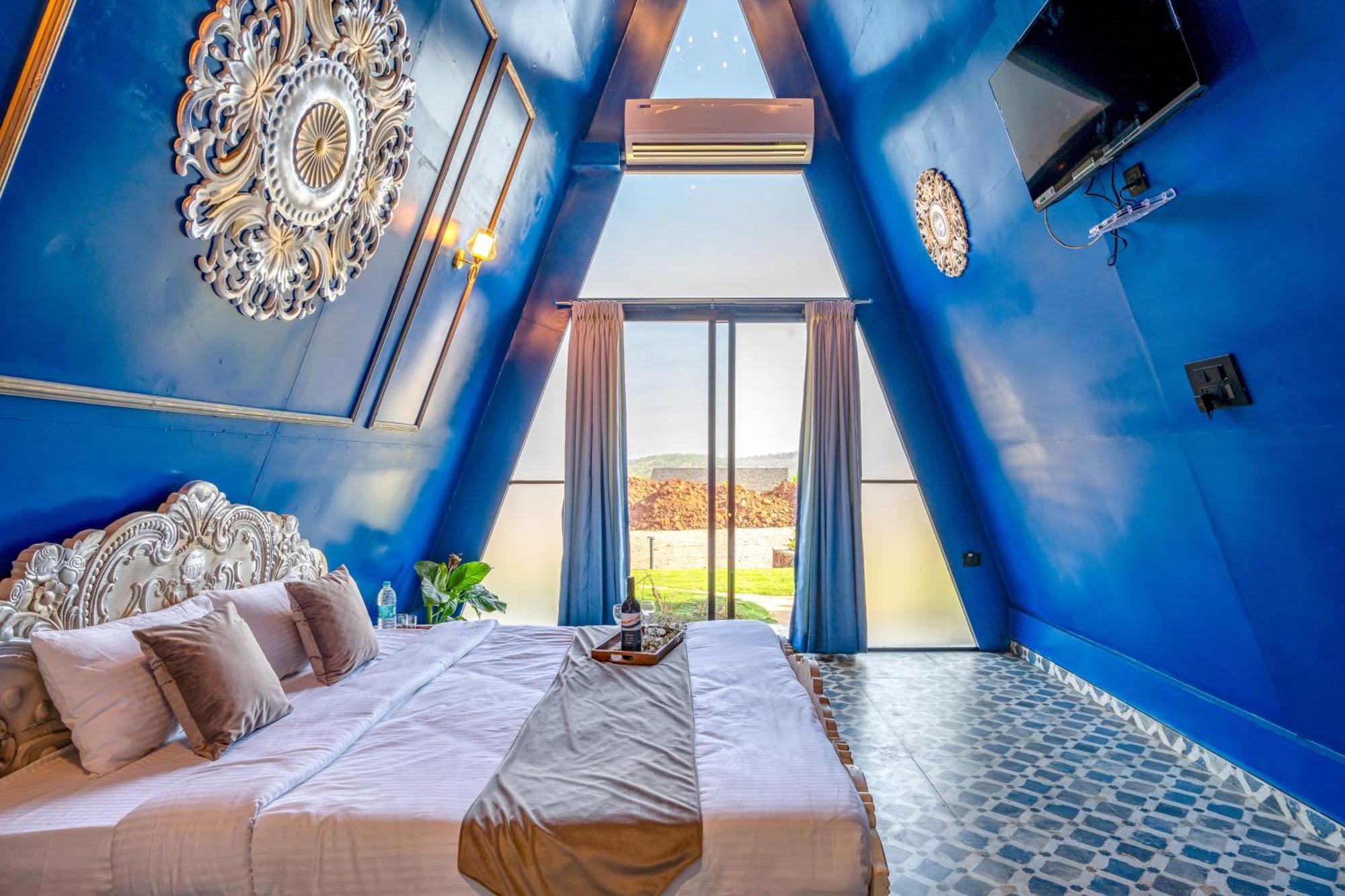 Dio Regaalo Theme Resort, Ratnāgiri Exteriör bild