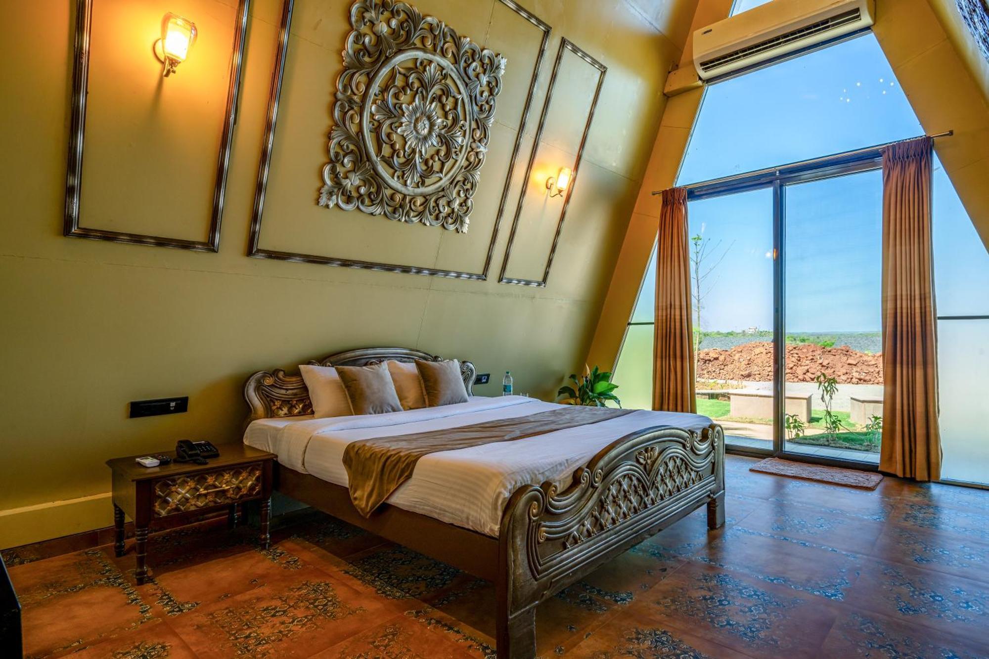 Dio Regaalo Theme Resort, Ratnāgiri Exteriör bild