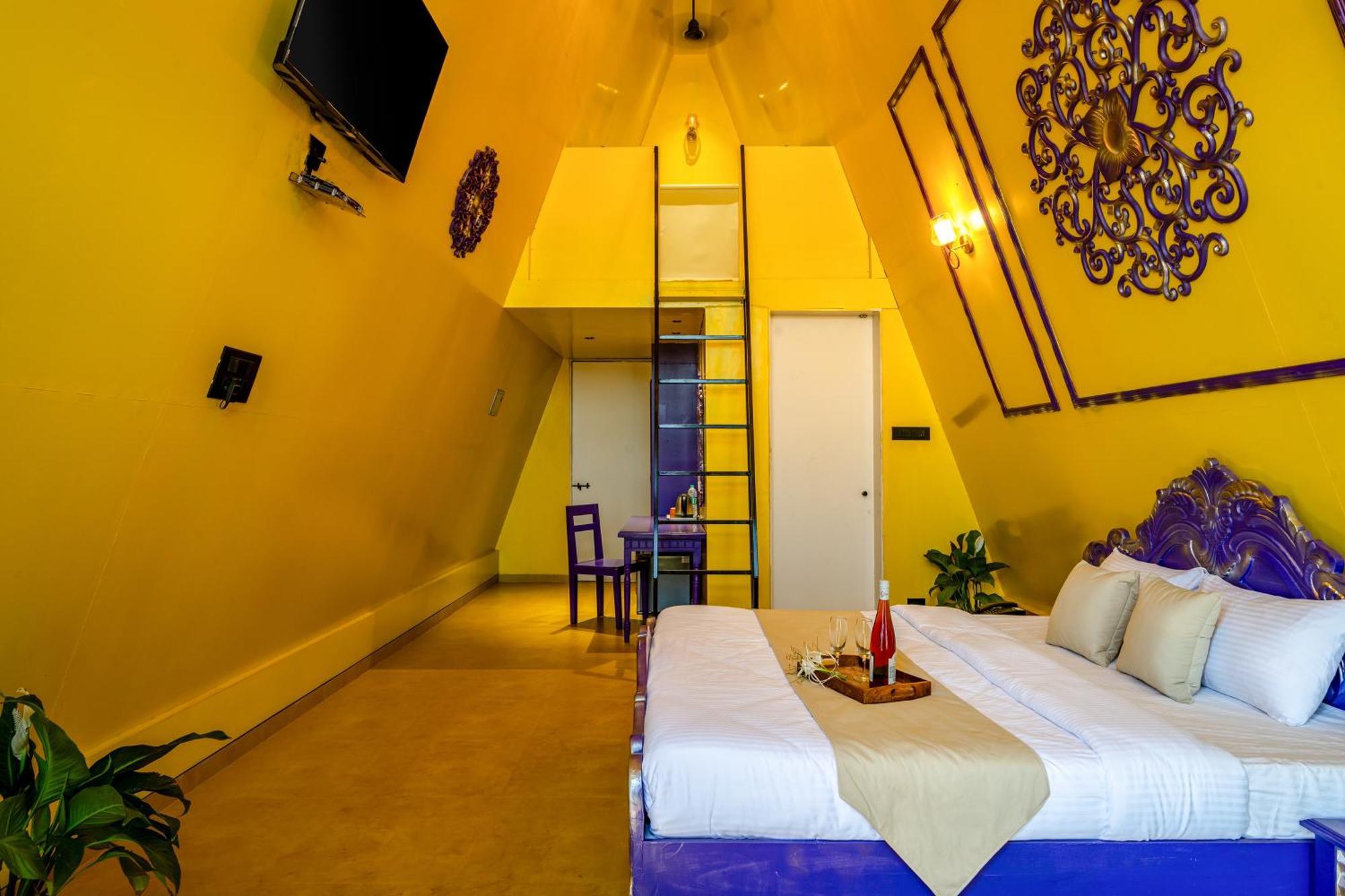 Dio Regaalo Theme Resort, Ratnāgiri Exteriör bild