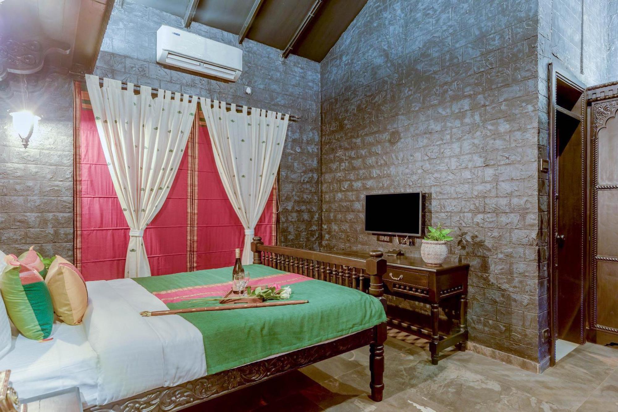 Dio Regaalo Theme Resort, Ratnāgiri Exteriör bild